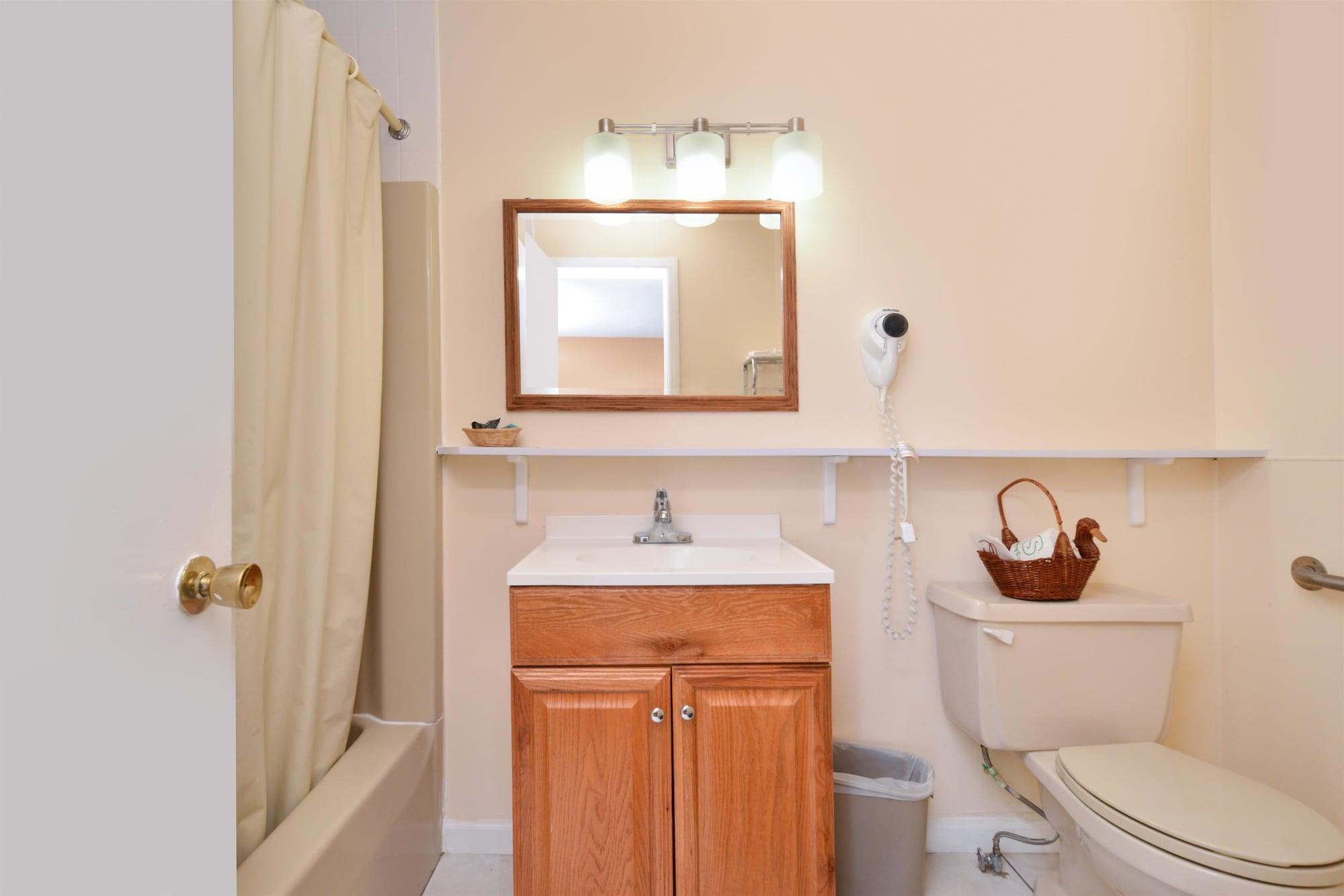 Americas Best Value Inn Jonesville/Hillsdale Екстер'єр фото