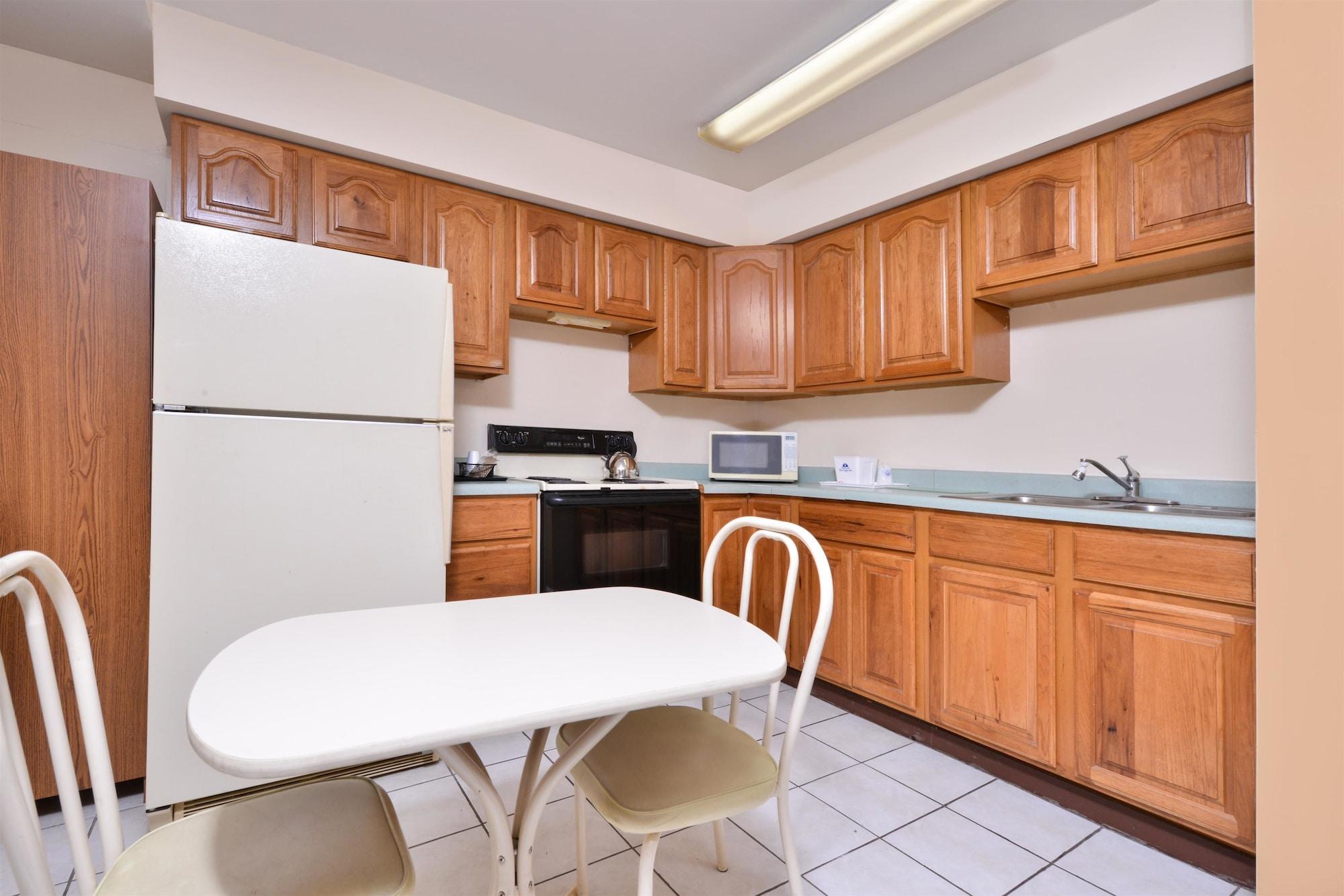 Americas Best Value Inn Jonesville/Hillsdale Екстер'єр фото
