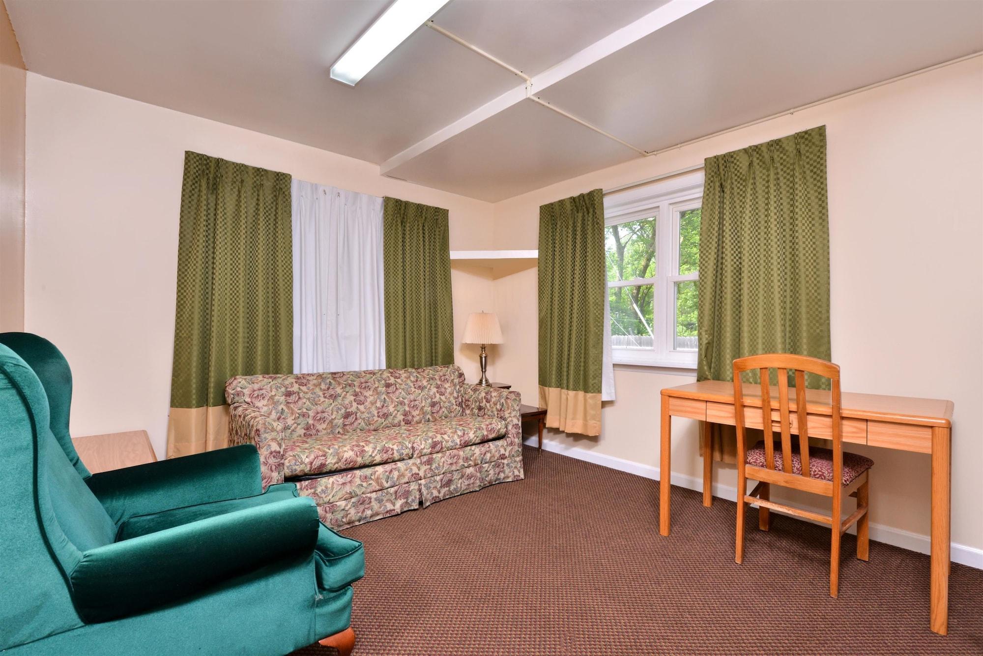 Americas Best Value Inn Jonesville/Hillsdale Екстер'єр фото