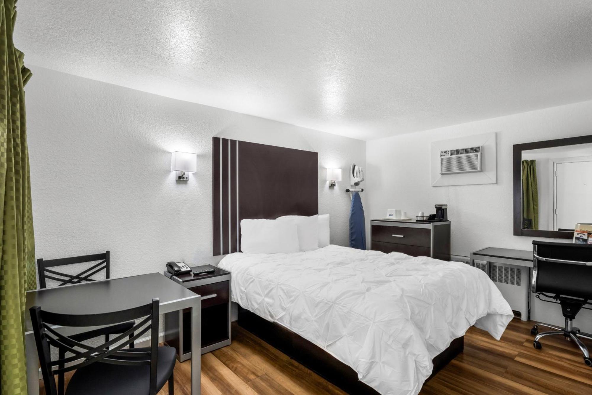 Americas Best Value Inn Jonesville/Hillsdale Екстер'єр фото