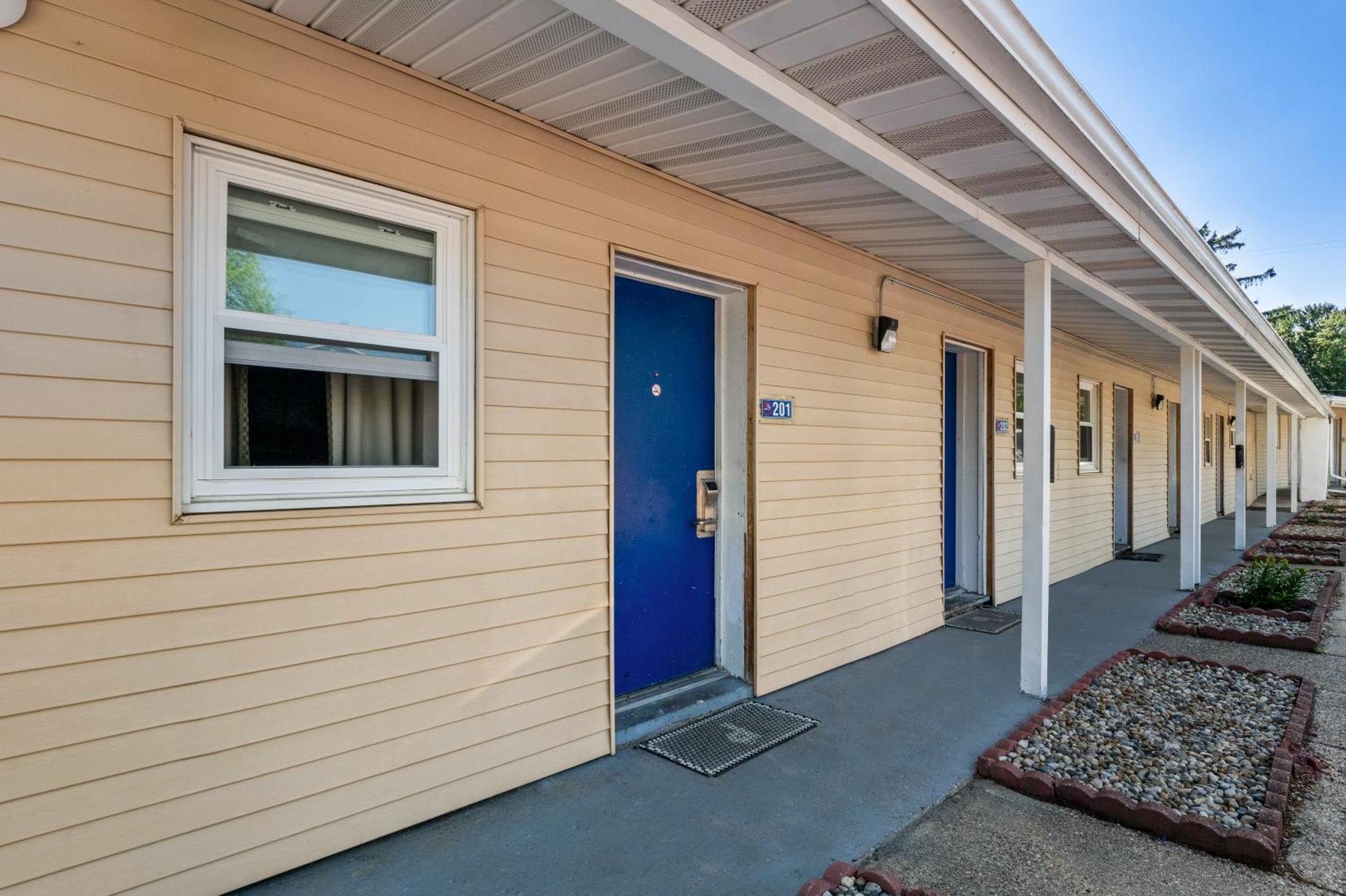 Americas Best Value Inn Jonesville/Hillsdale Екстер'єр фото