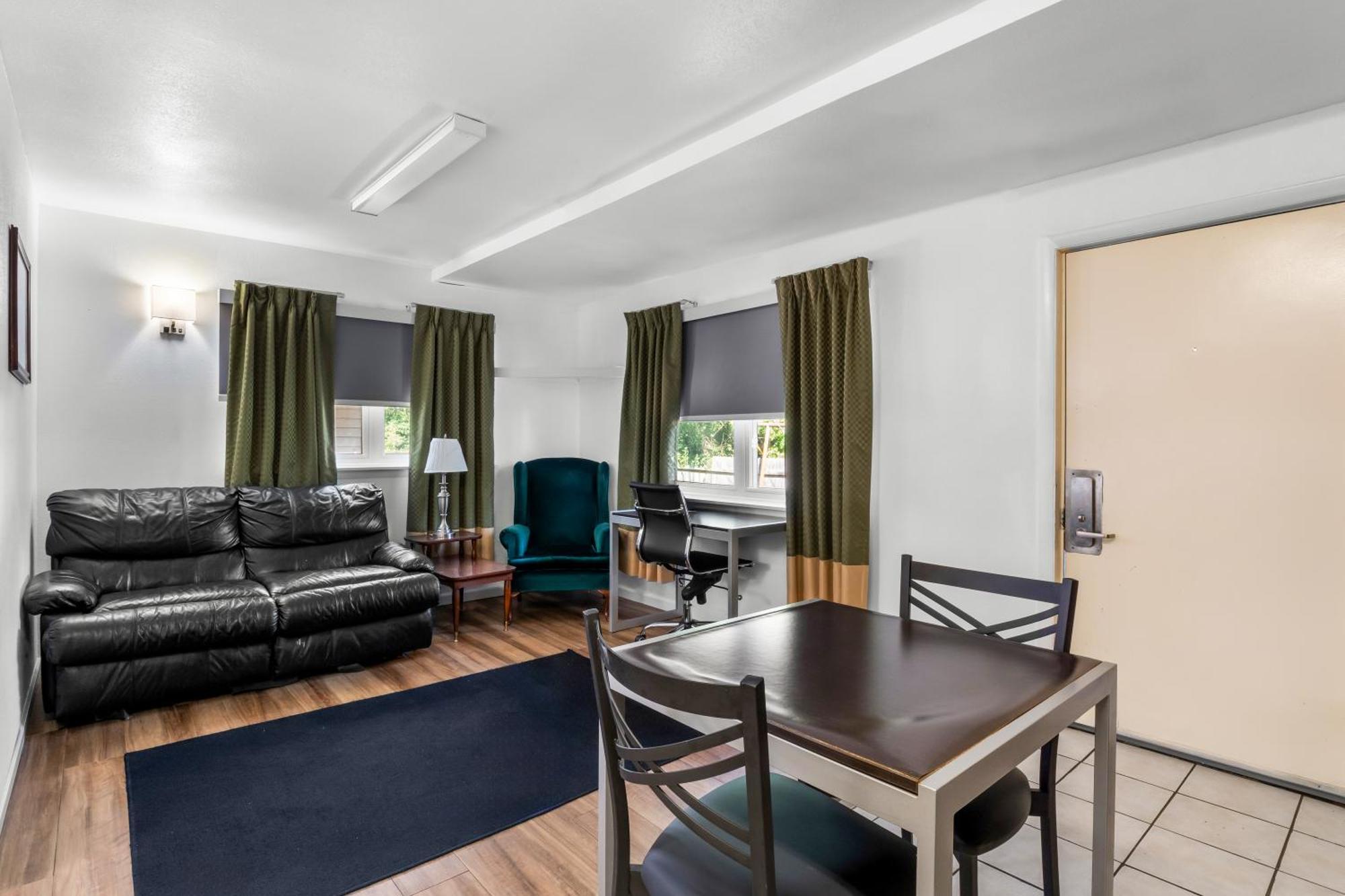 Americas Best Value Inn Jonesville/Hillsdale Екстер'єр фото