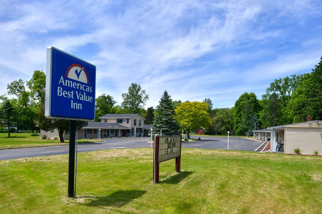 Americas Best Value Inn Jonesville/Hillsdale Екстер'єр фото